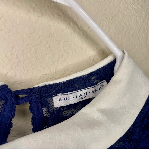 BUI-YAH-KAH Navy Lace Top with White Collar Women's (fits like XS/S) - Picture 2 of 7